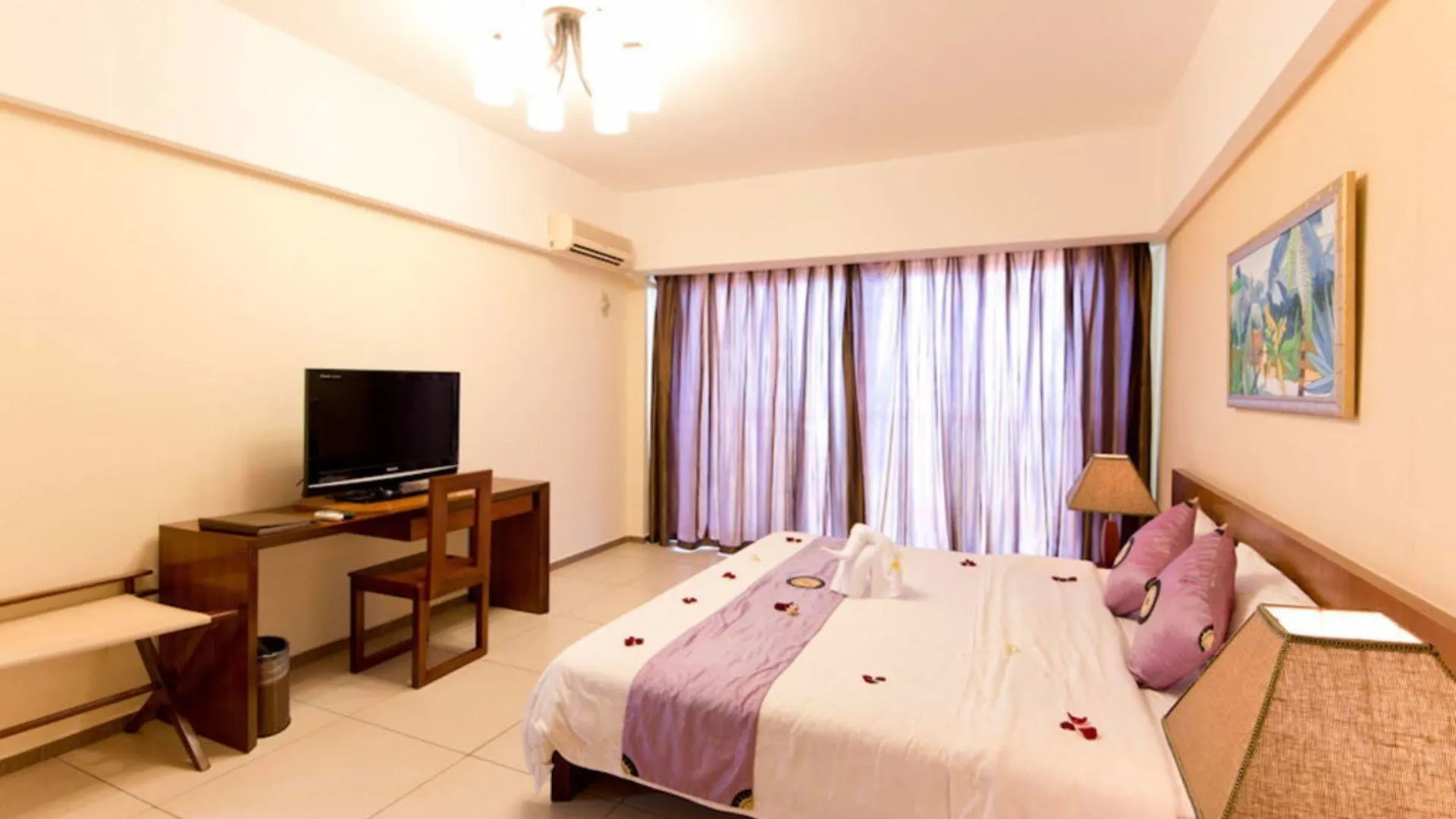 Yuhai International Resort Sanya 5*,  China